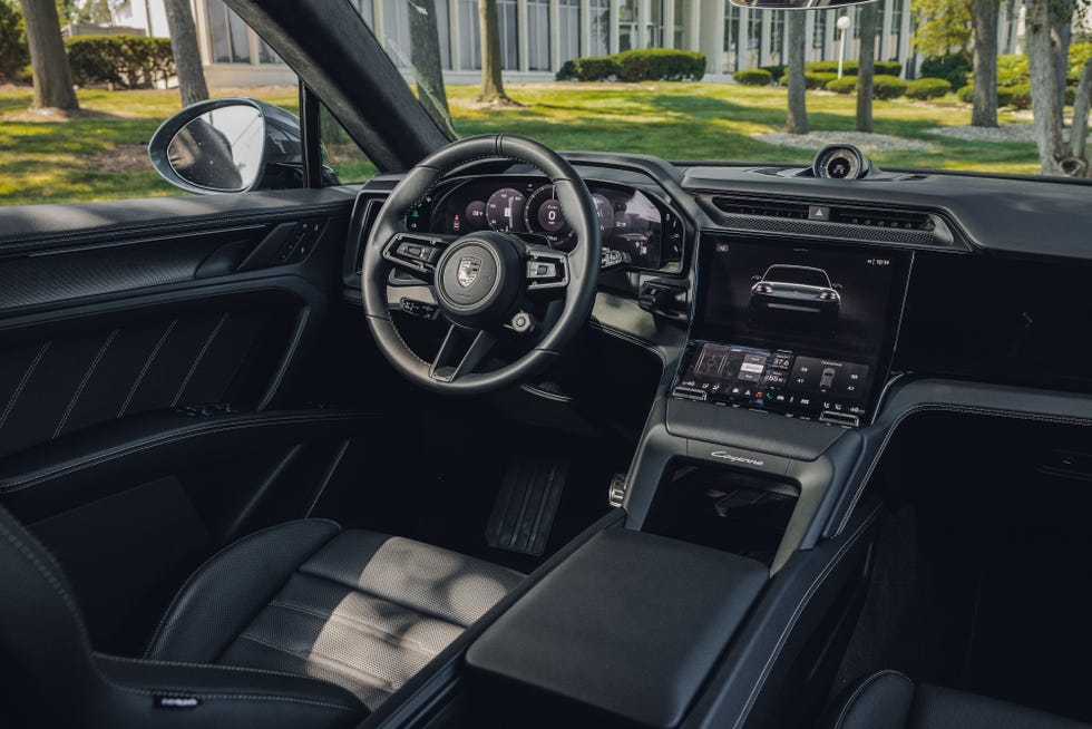 Porsche представила Cayenne Turbo Electric 2026: электросувенир с четырёхзначным крутящим моментом и семейным комфортом