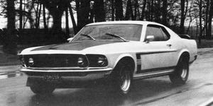 Revology Mustang Boss 302: современный рестомод легендарного мустанга