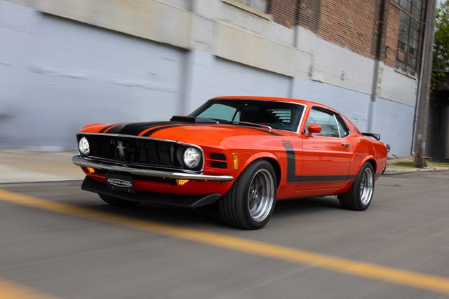 Revology Mustang Boss 302: современный рестомод легендарного мустанга