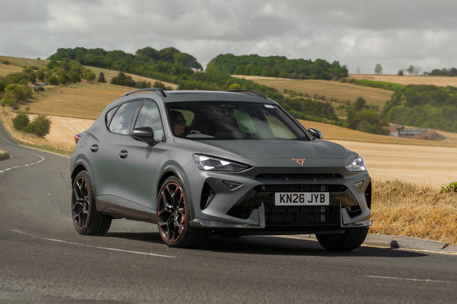 Cupra Formentor VZ5: ограниченный кроссовер с пятицилиндровым двигателем теперь доступен в России
