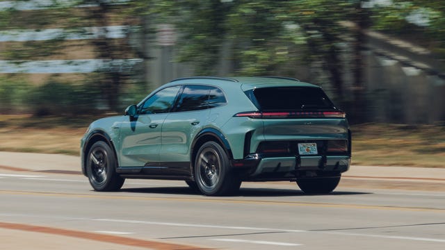 Porsche представила Cayenne Turbo Electric 2026: электросувенир с четырёхзначным крутящим моментом и семейным комфортом