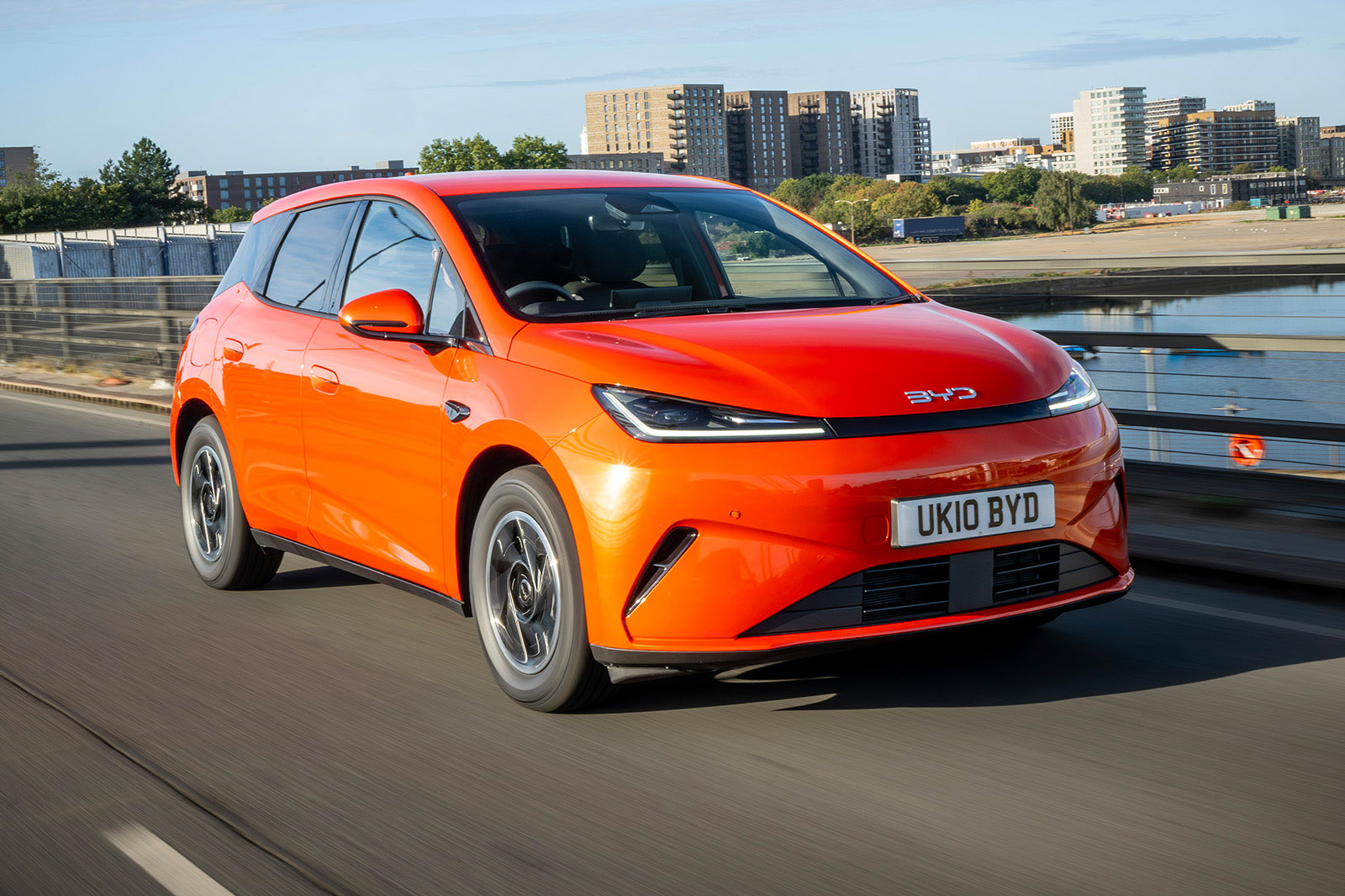 BYD Dolphin G: первый гибридный хэтчбек в сегменте B за £24 000