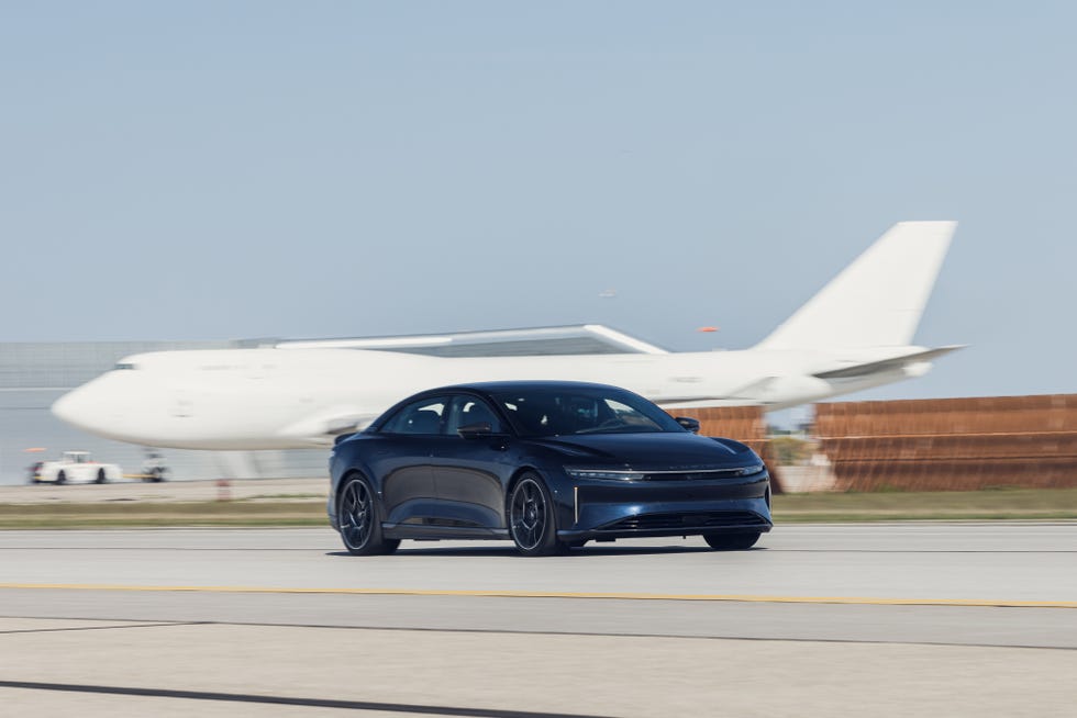 Обновление инфоразвлечений Lucid Air: бесплатный OTA для моделей 2025‑го и новее, а для более старых — платный апгрейд