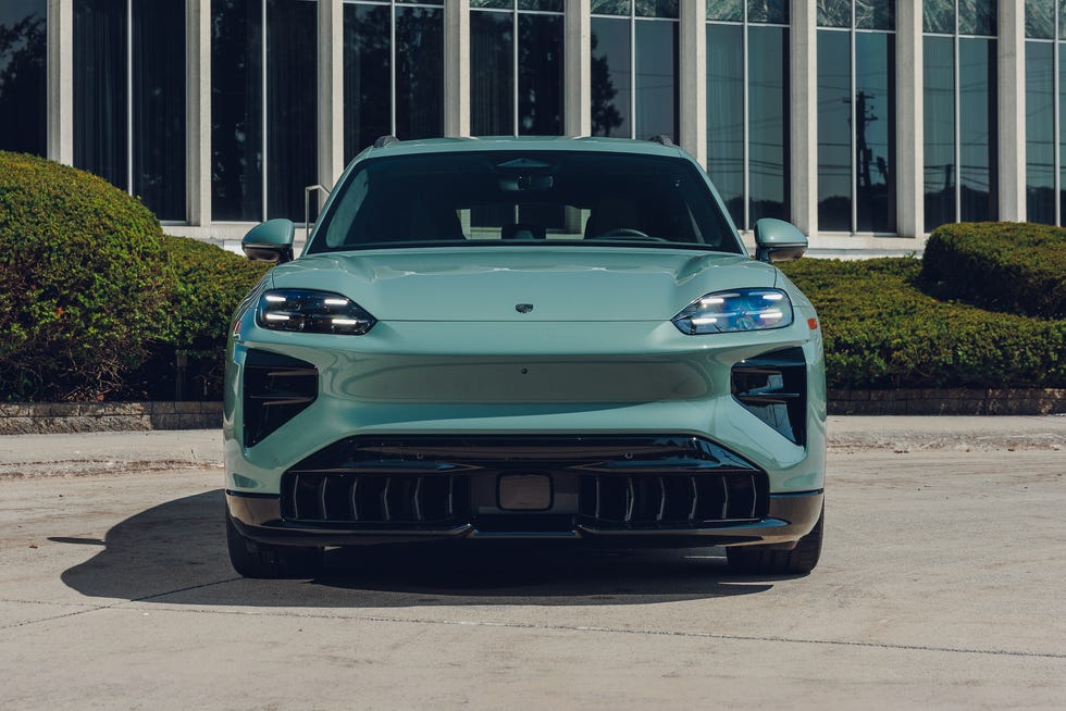 Porsche представила Cayenne Turbo Electric 2026: электросувенир с четырёхзначным крутящим моментом и семейным комфортом